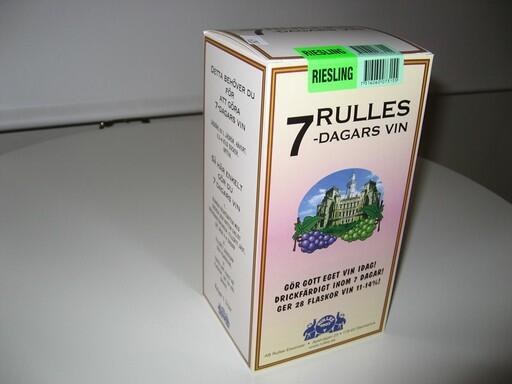 Riesling Vin Rulles sjudagarsvin. 1 Liters förpackning.